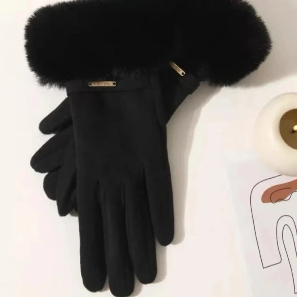 Vegan Fur Trim Cozy Warm Black Touch Screen Gloves